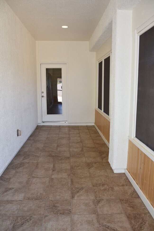 Building Photo - 4520 Leisure Ln
