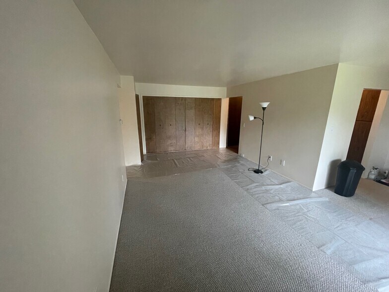 Building Photo - 30042 W 12 Mile Rd