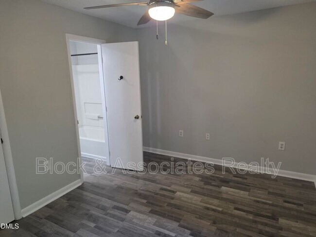 Building Photo - 1411 Collegiate Cir