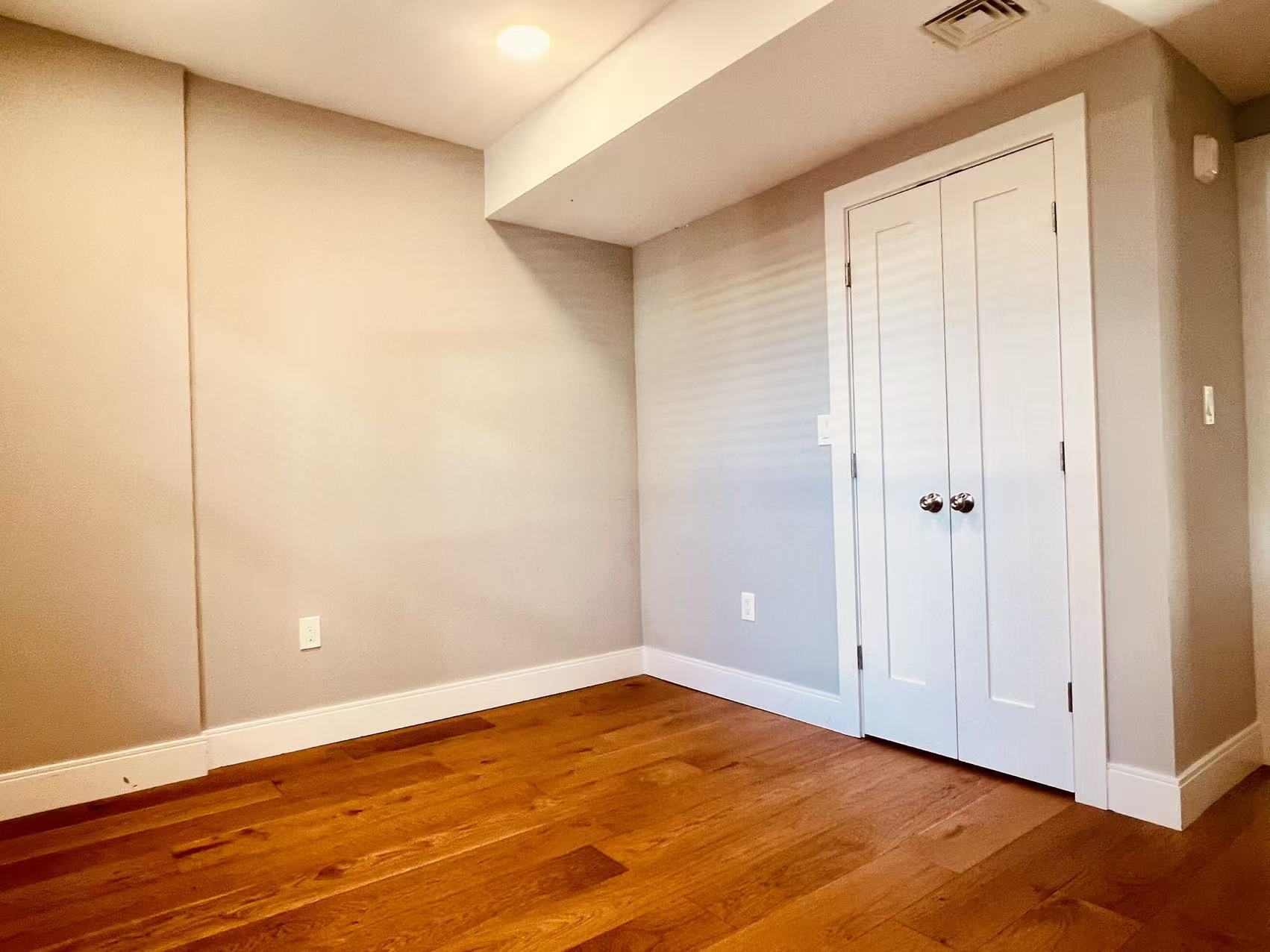 Building Photo - 19 Plymouth St