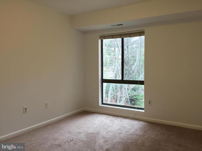 Building Photo - 13215 Dairymaid Dr