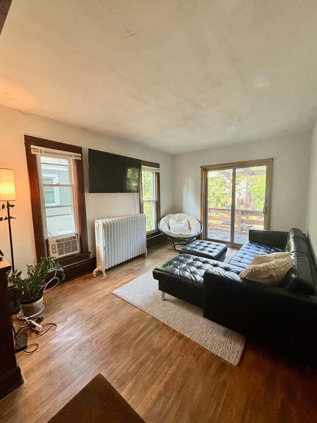 Building Photo - 3224 Hennepin Ave