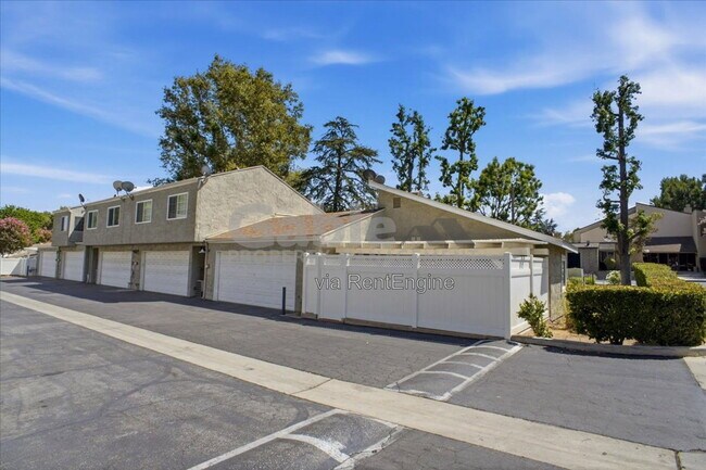 Building Photo - 24309 W Venturi Dr