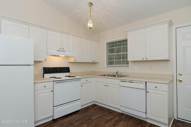 Building Photo - 4110 Bear Ct