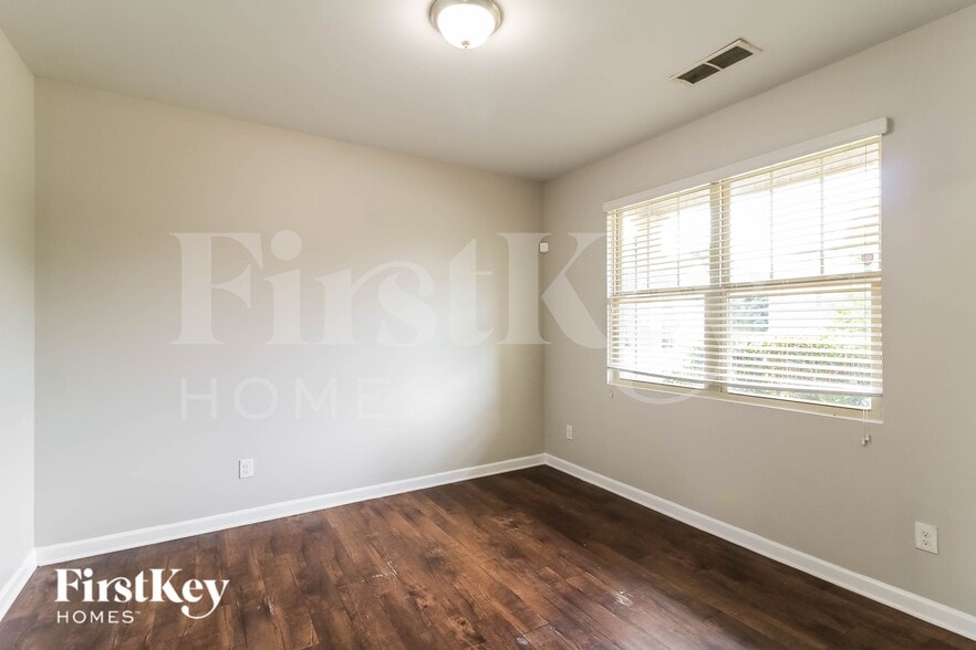 Building Photo - 5519 Luther Ct