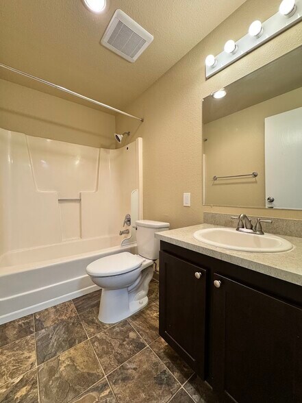 Building Photo - 5026 S 58th St