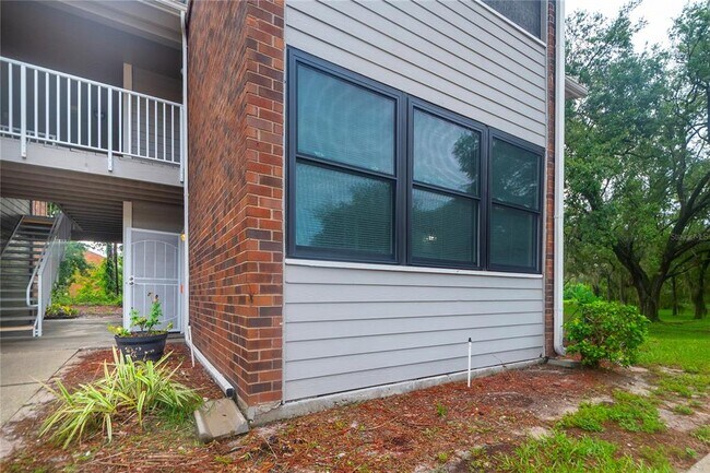 Building Photo - 1400 Gandy Blvd N