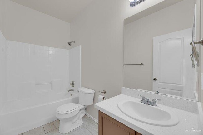 Building Photo - 21 N 21st St