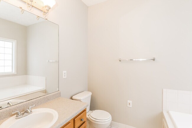 Building Photo - 7564 Winderemere Park