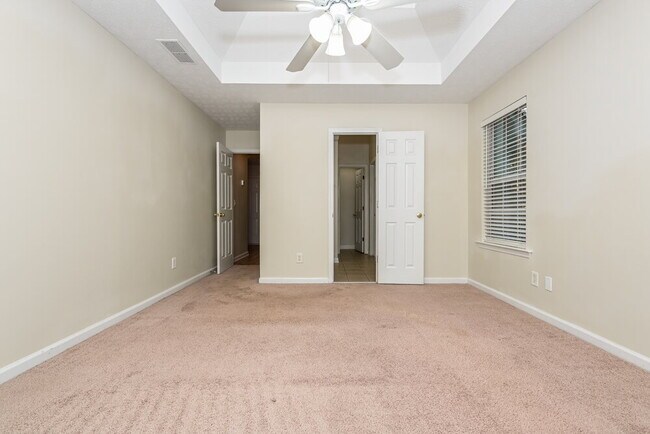 Building Photo - 190 Dillion Dr