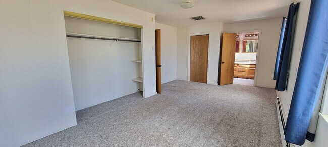 Building Photo - 655 3rd St
