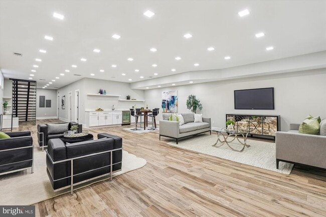 Building Photo - 5706 Nevada Ave NW