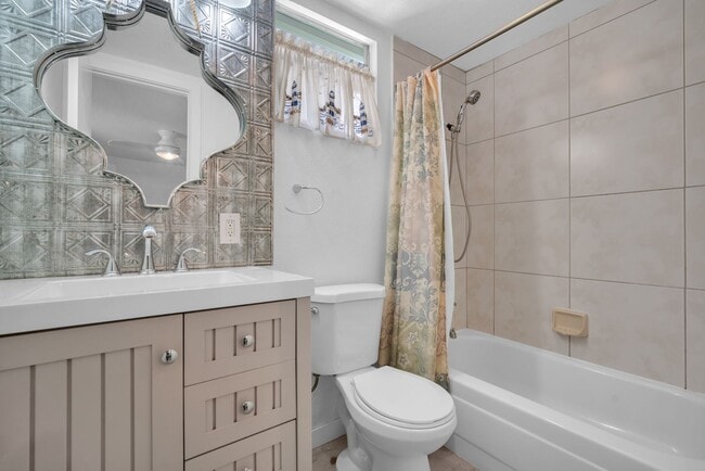 Building Photo - Beautiful home in quiet neighborhood