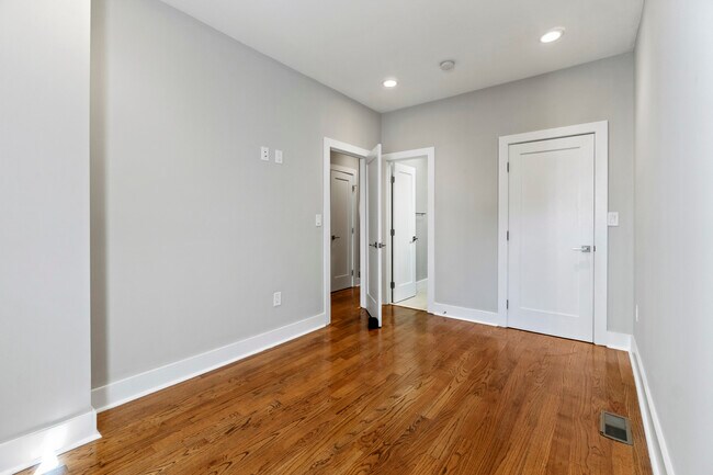 Building Photo - 2118 4th St NE