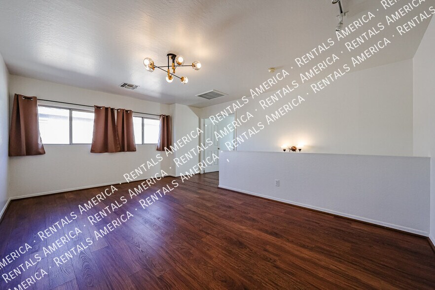 Building Photo - 6175 S Sharon Ct