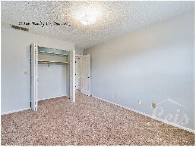 Building Photo - 1355 Mar Del Dr