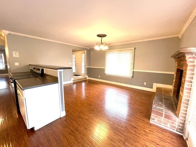 Building Photo - Beautiful 3-bedroom, 2.5-bathroom home