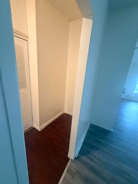 Building Photo - 430 Westchase St