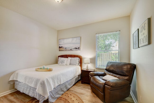 Building Photo - 13805 Folkestone Cir