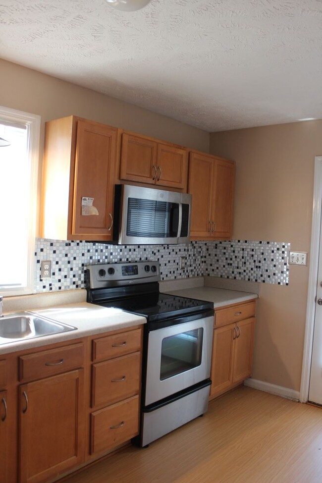 Building Photo - Acorn Ridge