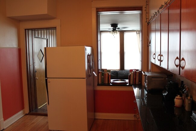 Building Photo - 4243 N Lincoln Ave