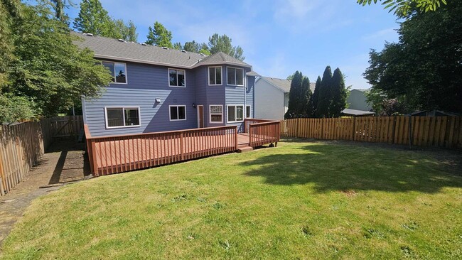 Building Photo - Spacious 2467 sq ft 4 Bedroom 2.5 Bath hom...