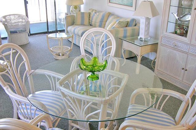 Living/Dining Area - 5 76th St