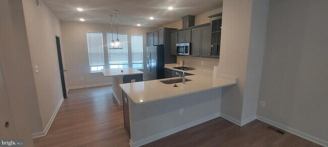 Building Photo - 2563 Hopton Ln