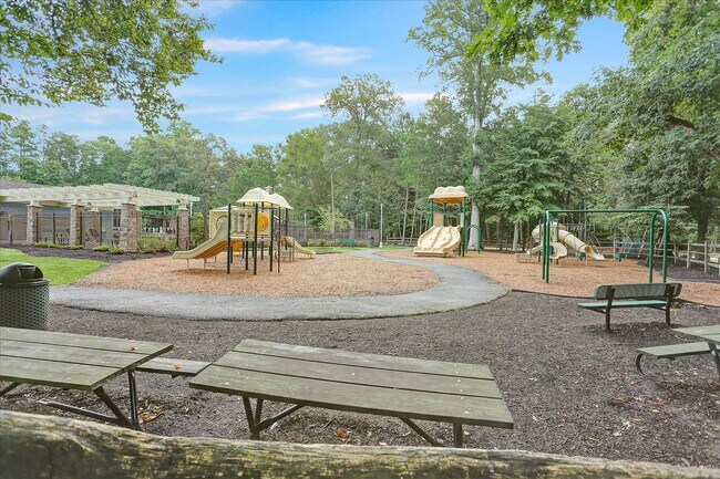 Building Photo - 258 Archer's Mead