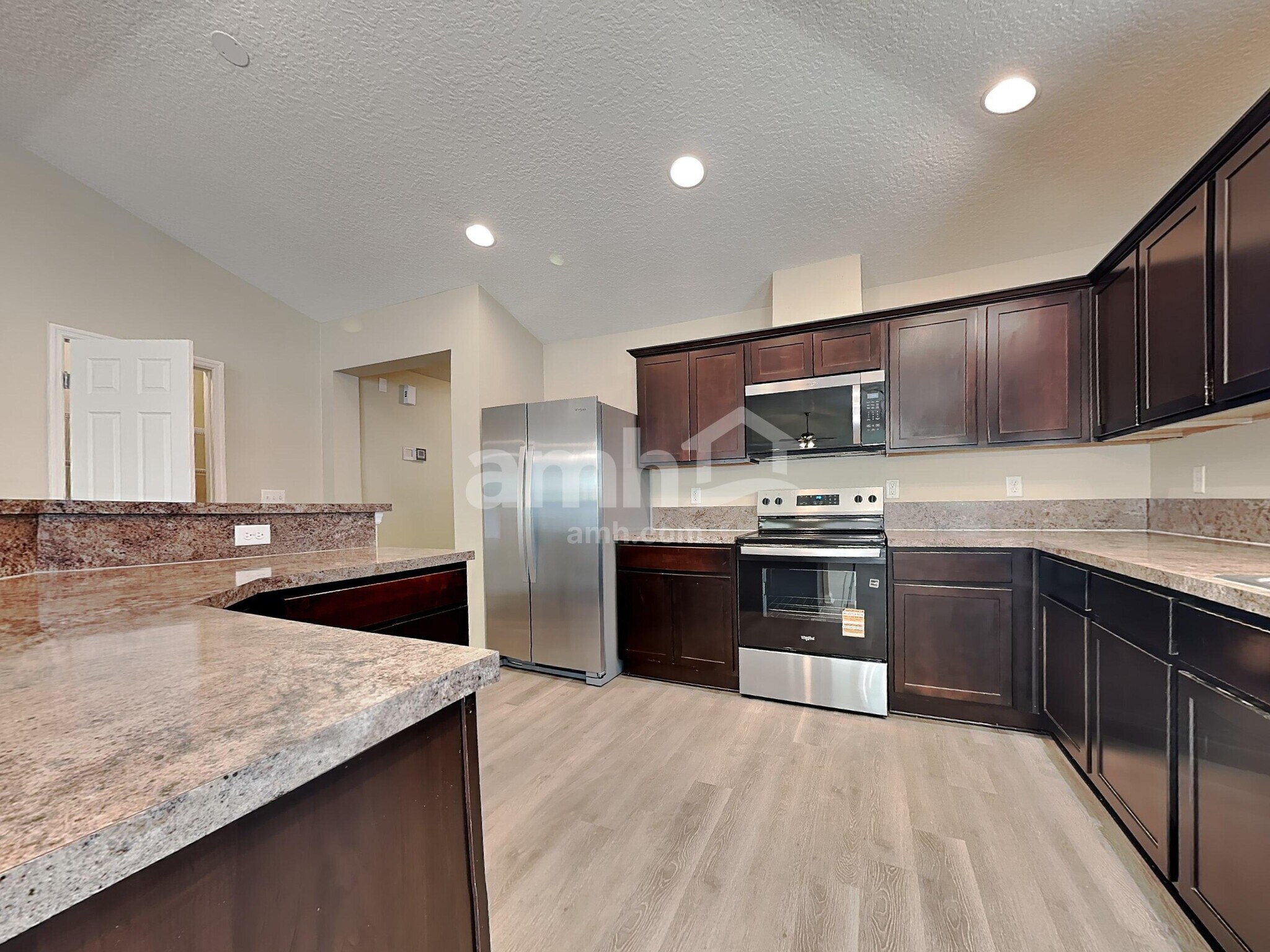 Building Photo - 563 Worcester Ct