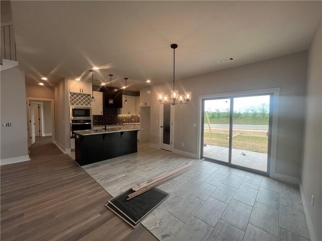 Building Photo - 7301 SW Basswood Ave