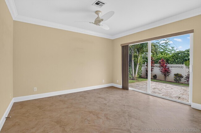Building Photo - 899 Granada Dr