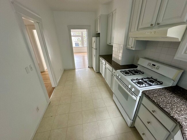 Building Photo - 2620-26 Van Ness