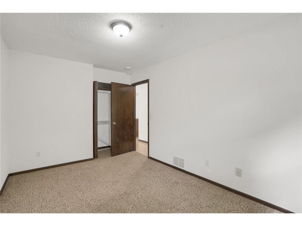 Building Photo - 9937 Deerwood Ln N