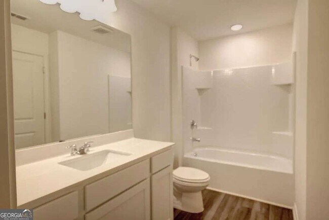 Building Photo - 3180 Delancy St