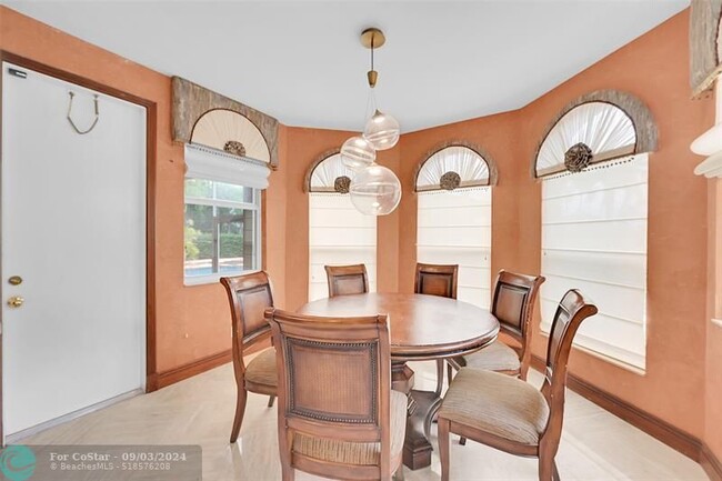 Building Photo - 4200 Coral Hills Dr