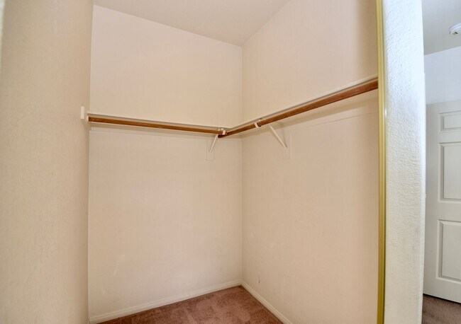 Building Photo - COZY 2 BED 2 BATH CONDO ON 2ND FLOOR AT PA...