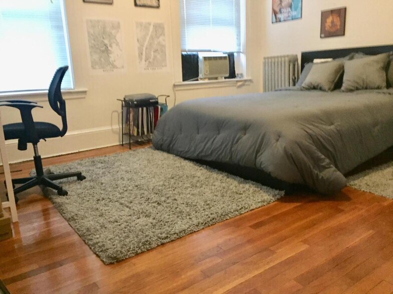 Building Photo - 18 Saint Lukes Rd