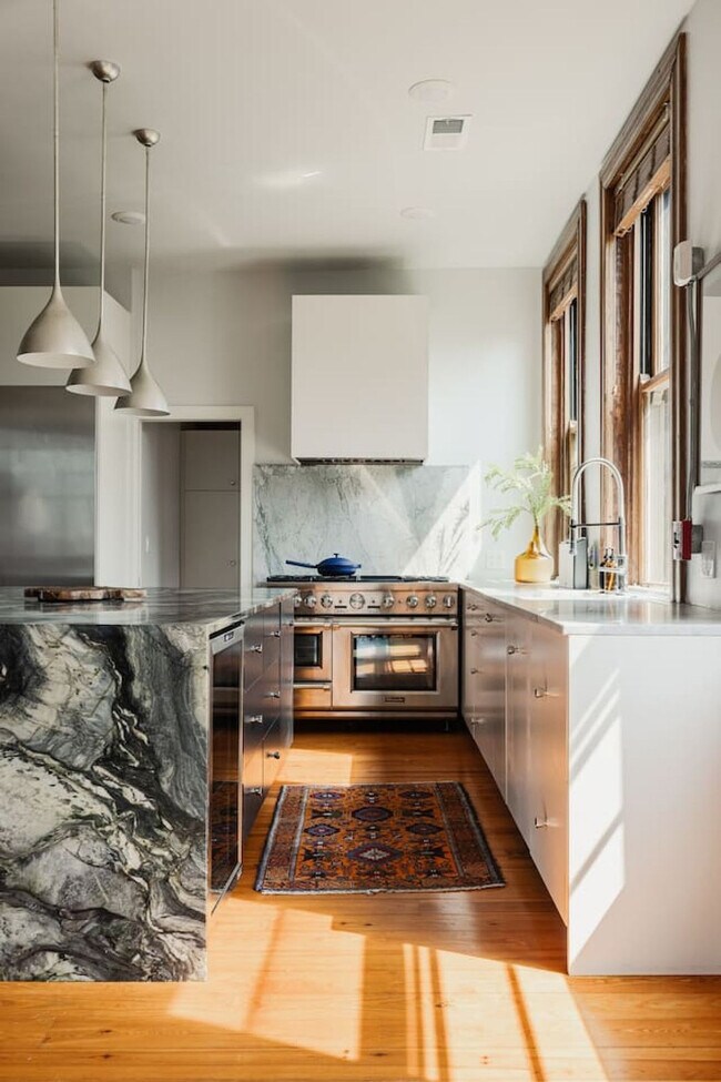 Building Photo - 1201 Jackson St