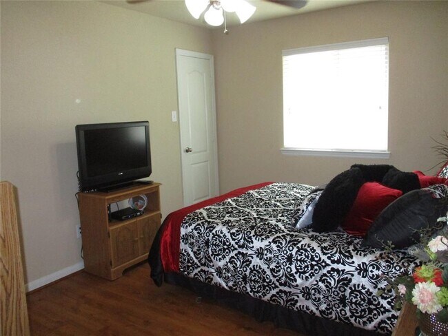 Building Photo - 13203 Barons Cove Ln