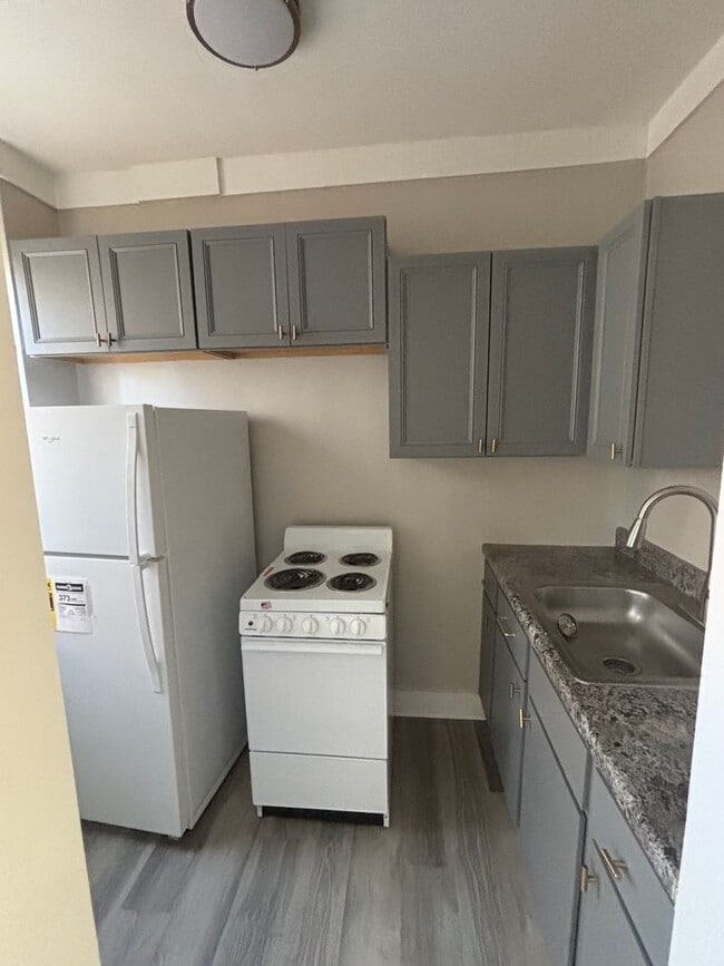 Building Photo - NCH - 850-852 E Livingston Ave.