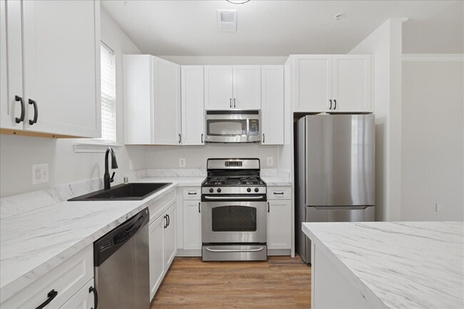 Building Photo - 21228 McFadden Square