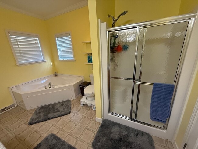 Building Photo - 3 Bedroom 2 Bath House in Lighthouse Point...