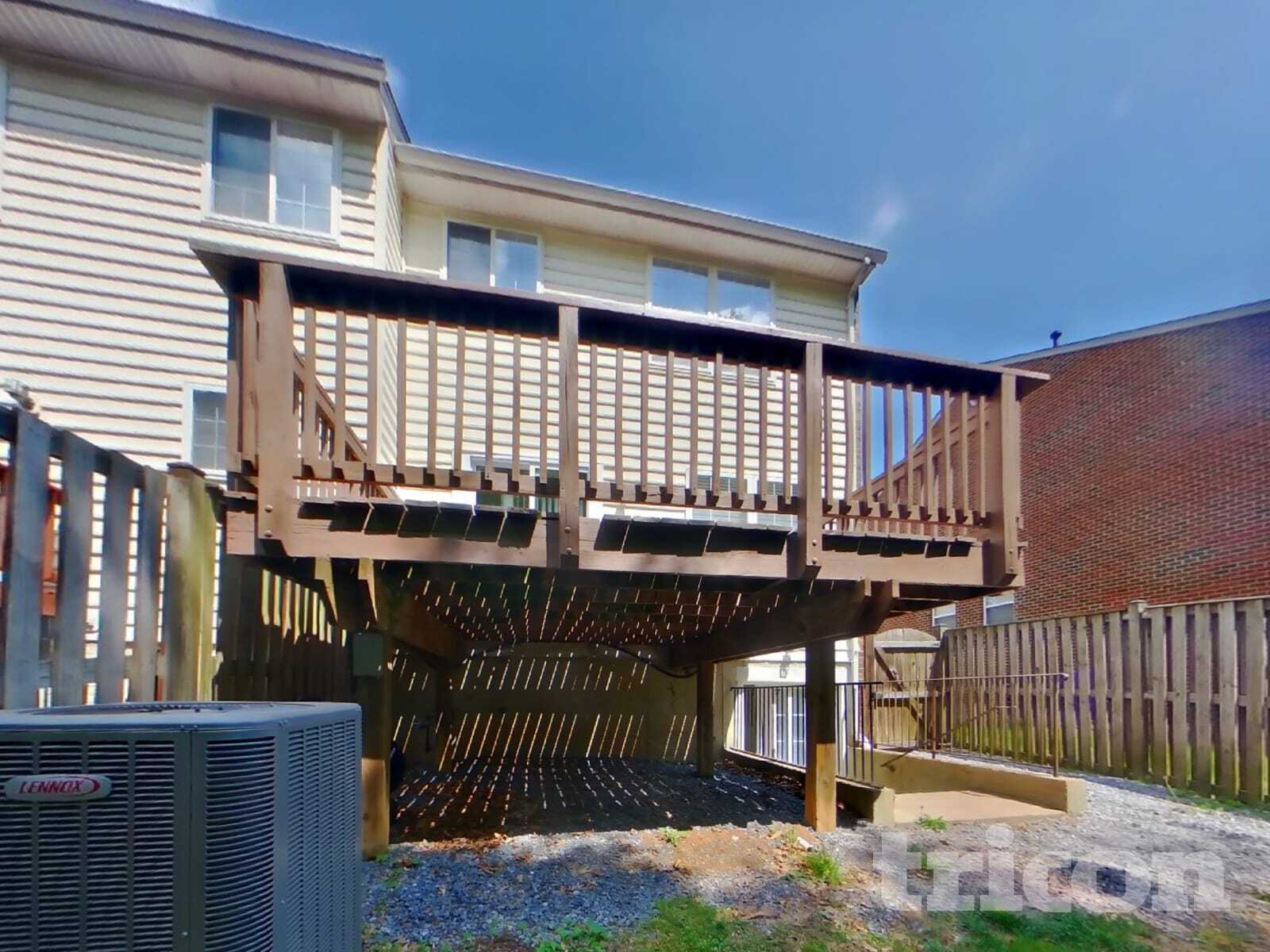 Building Photo - 10930 W Point Pl