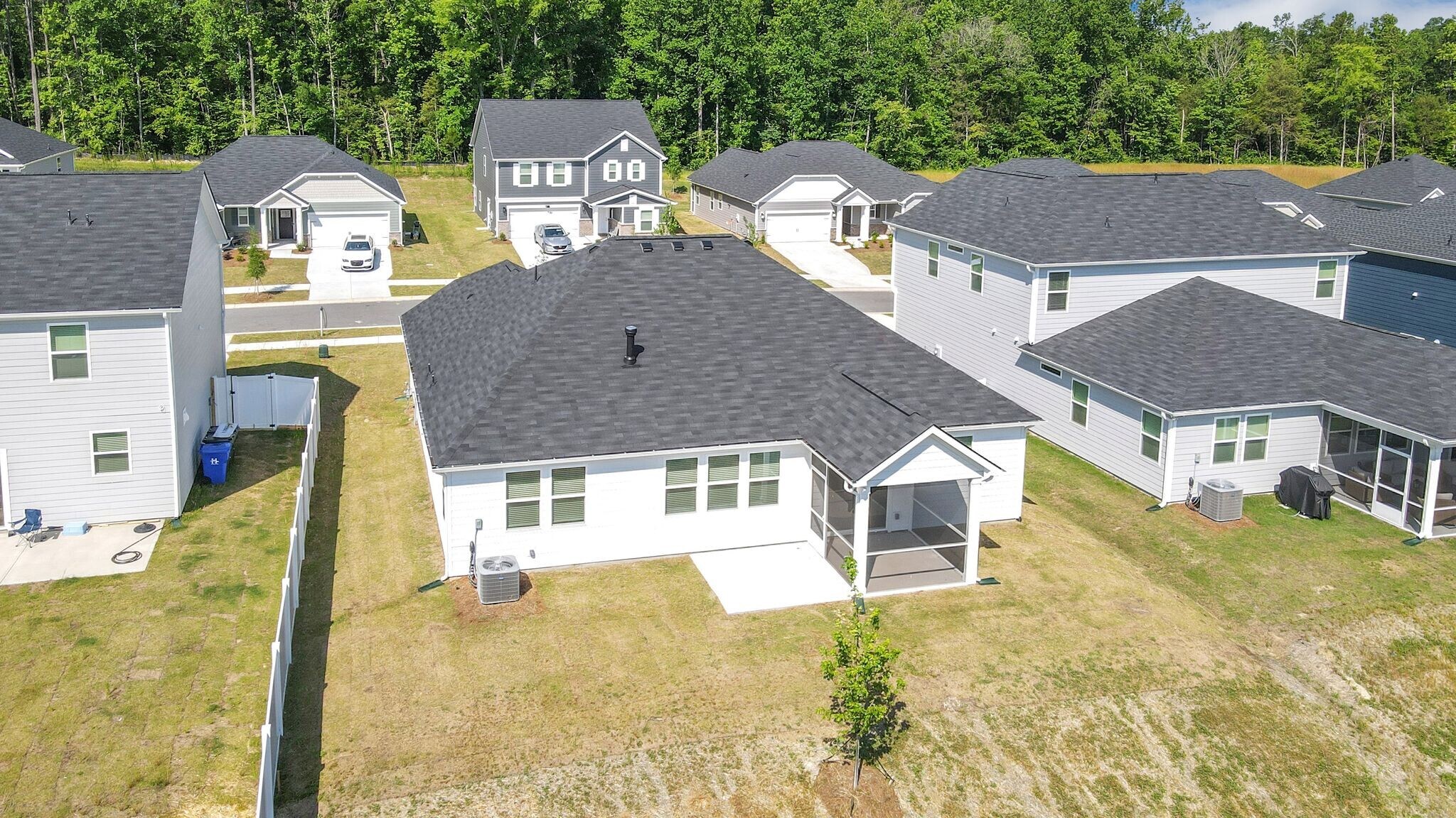Building Photo - 12129 Rowan Hill Dr