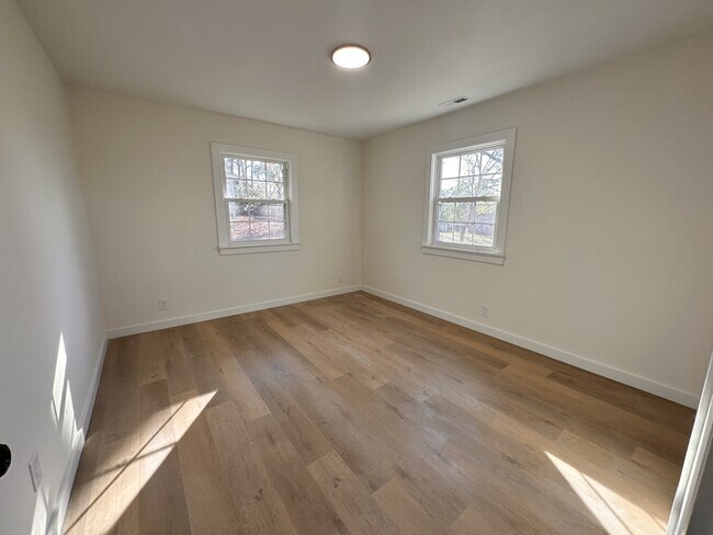 Building Photo - 6037 Dahlgren Ave