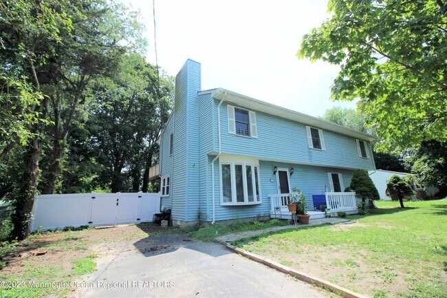 Building Photo - 233 Keller St