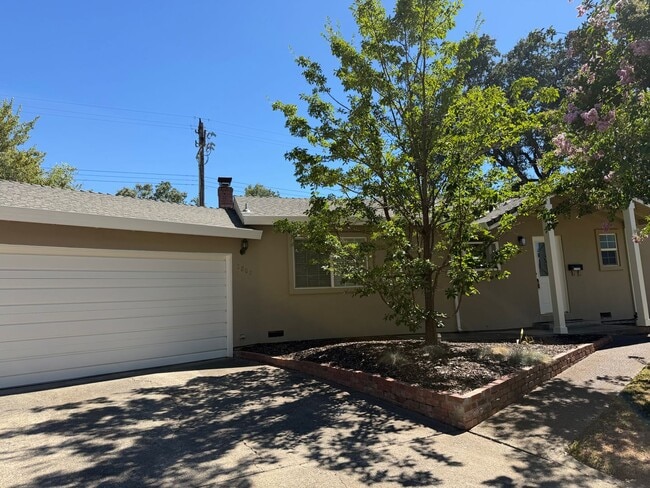Building Photo - Beautifully Remodeled Single-Story Home with Huge Backyard & RV Access!