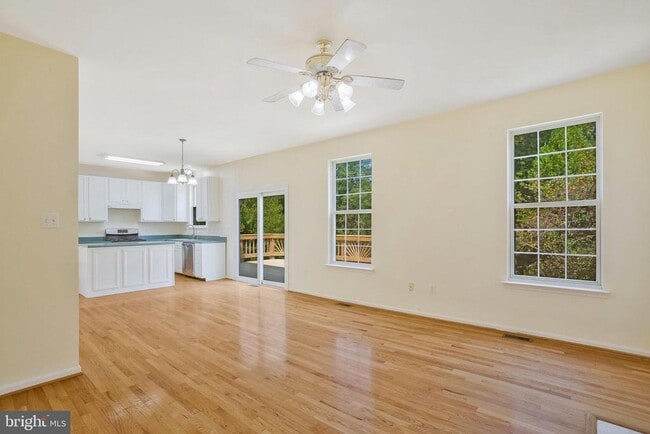 Building Photo - 9112 Granite Ct