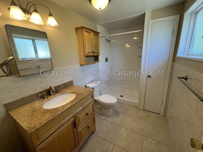 Building Photo - 10541 Livingston Dr